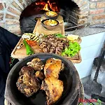 بيت ضيافة Bujtina Ajazi 3*