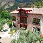 Gasthuis Bujtina Ajazi Golem (Tirana)