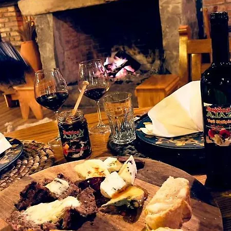 Bujtina Ajazi 4* Голем