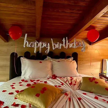 Bujtina Ajazi Голем