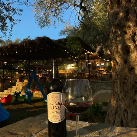 Гостевой дом Bujtina Ajazi Голем