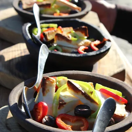 Bujtina Ajazi Голем