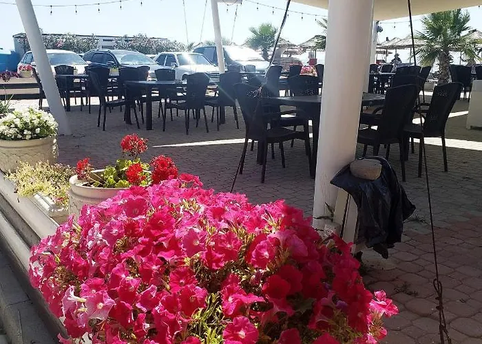 Bujtina Ajazi Affittacamere Golem (Tirana)