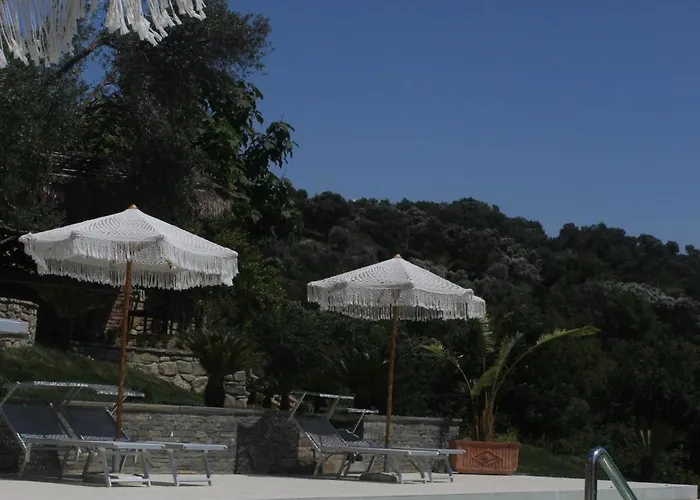 Bujtina Ajazi Affittacamere 4*