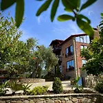 Bujtina Ajazi 3* Golem (Tirana)