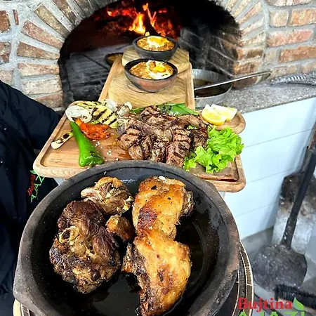 Πανσιόν Bujtina Ajazi 4*