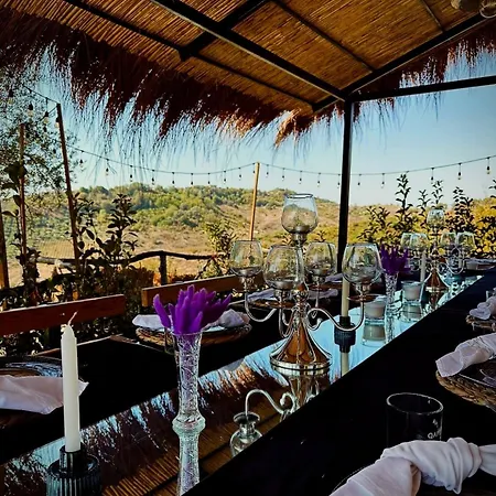 Πανσιόν Bujtina Ajazi 4*