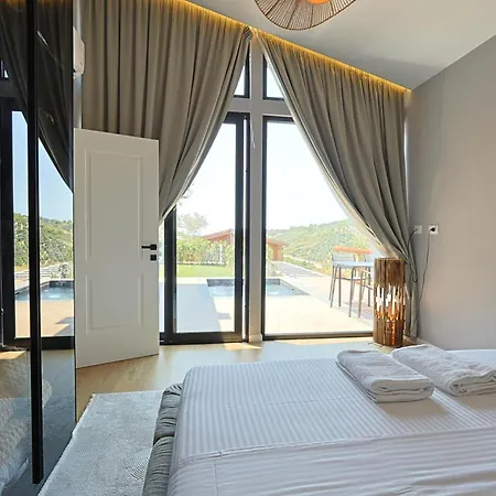 Bujtina Ajazi 3*