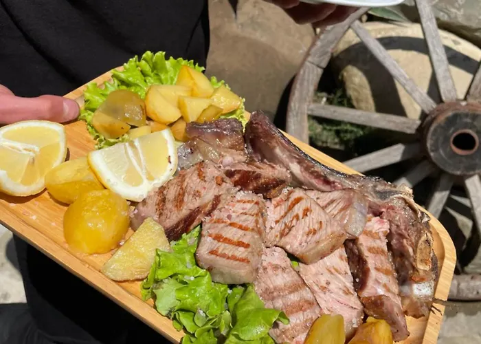 Bujtina Ajazi Vendégház Golem