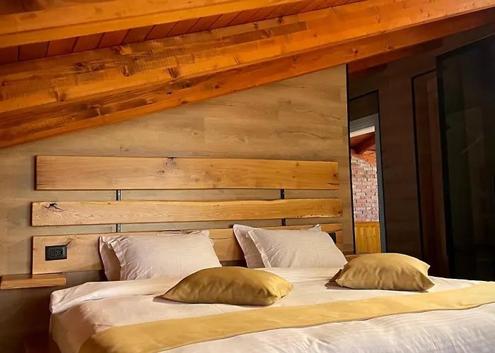 ゲストハウス Bujtina Ajazi