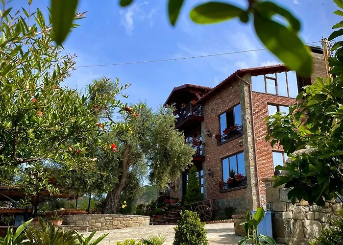 Bujtina Ajazi 4* Golem (Tirana)