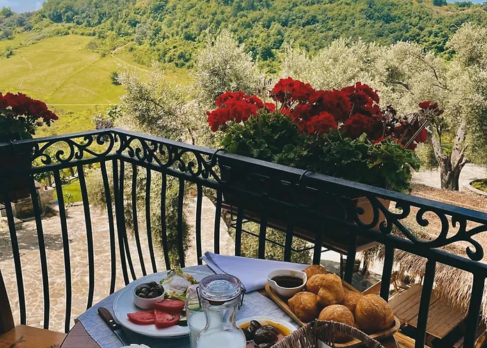 Bujtina Ajazi Vendégház 4*