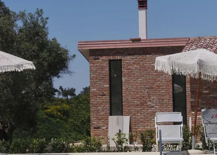 ゲストハウス Bujtina Ajazi 4*