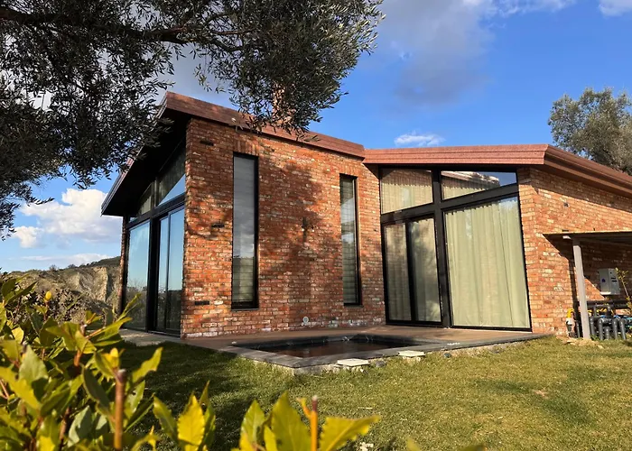 Bujtina Ajazi Vendégház 4*