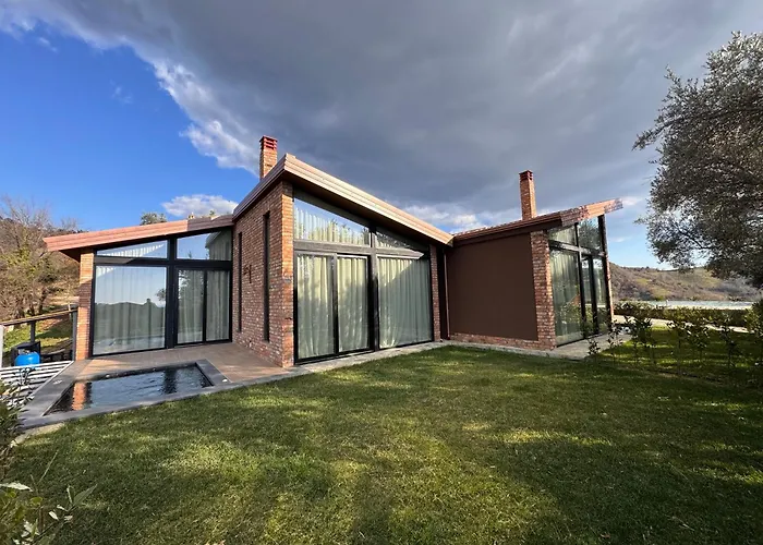 Bujtina Ajazi Vendégház Golem